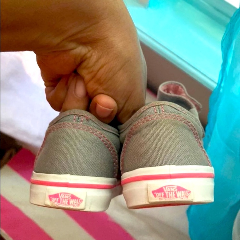 Vans strap-across Toddler Girls size 7